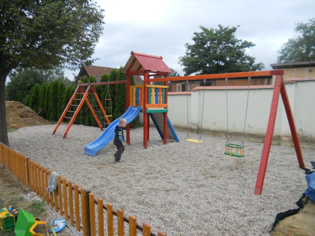 Hatarmenti Vendeghaz Zsira Exterior foto