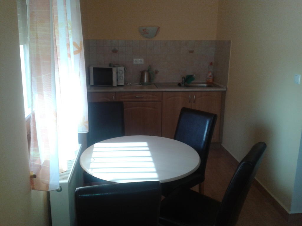 Hatarmenti Vendeghaz Zsira Cameră foto